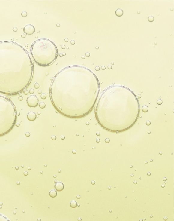 Skin So Soft Bonus Size Radiant Moisture Bath Oil 2 Skin So Soft Bonus Size Radiant Moisture Bath Oil - Image 2