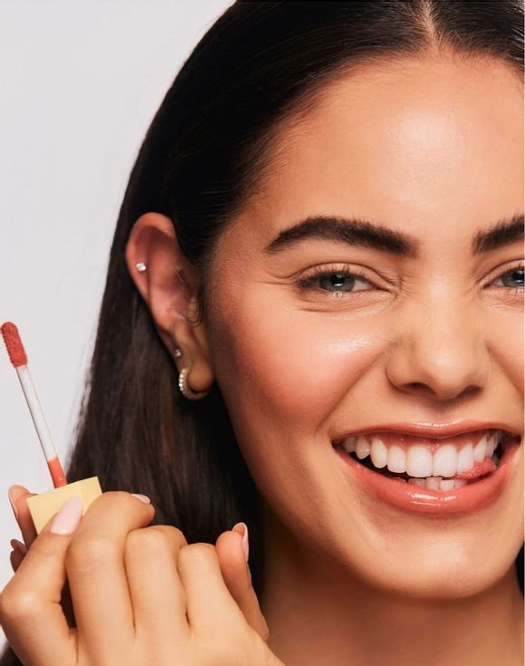 The Creme Shop Lip Oil Elixir 3 The Creme Shop Lip Oil Elixir - Image 3