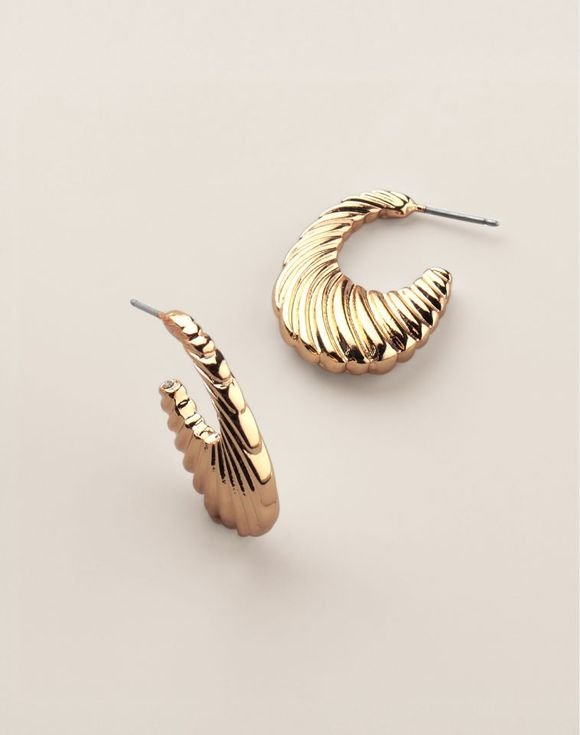 Edgy Sway Hoop Earrings 1 Edgy Sway Hoop Earrings